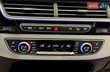 Позашляховик / Кросовер Audi Q7 2018 в 