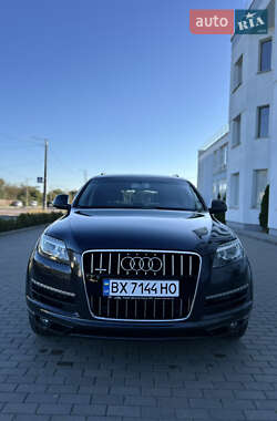 Позашляховик / Кросовер Audi Q7 2010 в 