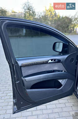 Позашляховик / Кросовер Audi Q7 2010 в 