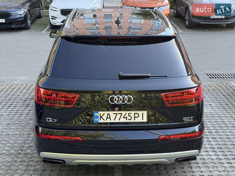 Внедорожник / Кроссовер Audi Q7 2016 в Киеве