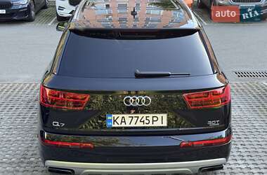 Позашляховик / Кросовер Audi Q7 2016 в 