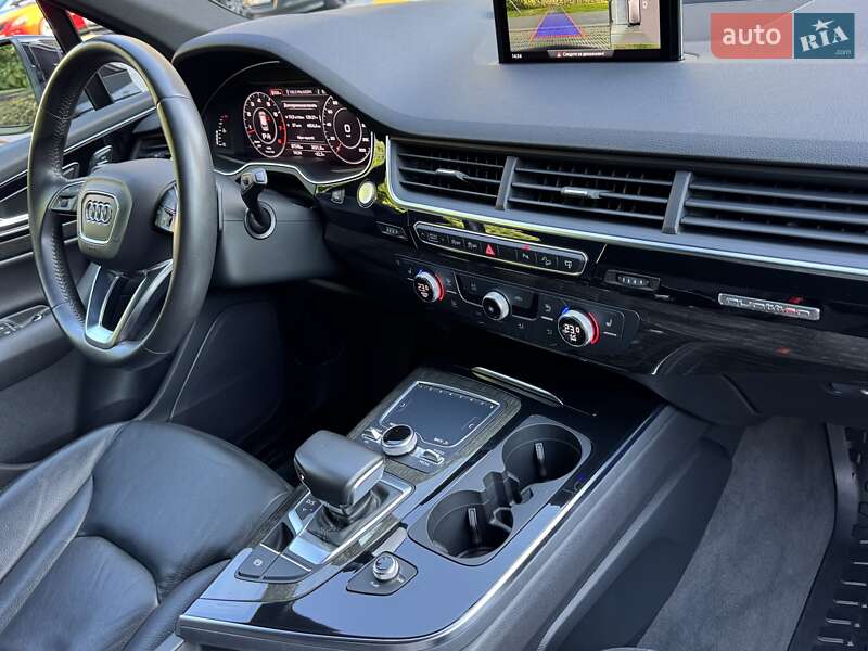 Внедорожник / Кроссовер Audi Q7 2016 в Киеве