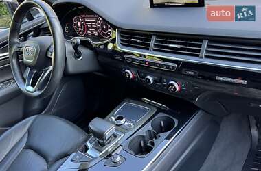 Позашляховик / Кросовер Audi Q7 2016 в 