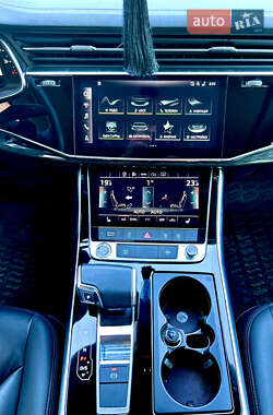 Внедорожник / Кроссовер Audi Q7 2022 в 