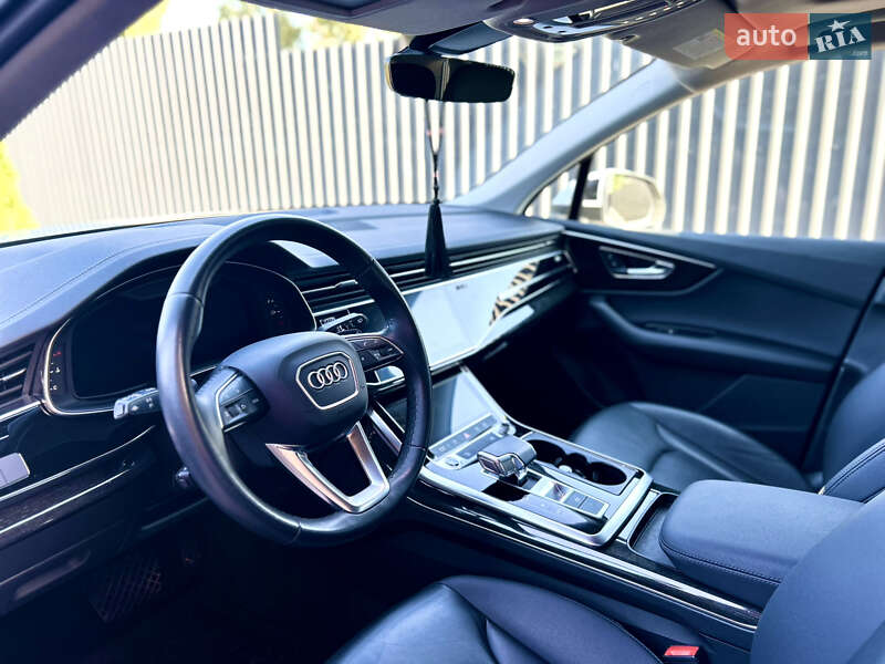 Позашляховик / Кросовер Audi Q7 2022 в Тернополі