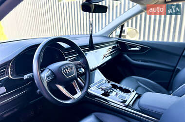 Внедорожник / Кроссовер Audi Q7 2022 в 
