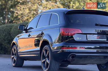 Внедорожник / Кроссовер Audi Q7 2015 в 