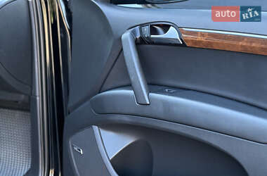 Внедорожник / Кроссовер Audi Q7 2015 в 