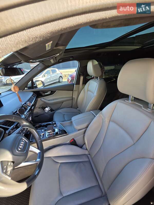 Внедорожник / Кроссовер Audi Q7 2016 в Хмельницком