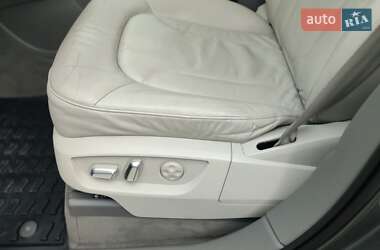 Внедорожник / Кроссовер Audi Q7 2015 в 