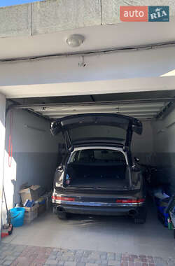 Позашляховик / Кросовер Audi Q7 2013 в 