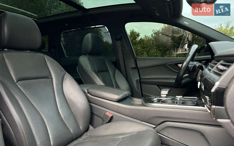 Позашляховик / Кросовер Audi Q7 2016 в Львові