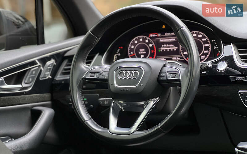 Позашляховик / Кросовер Audi Q7 2016 в Львові