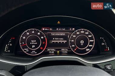 Внедорожник / Кроссовер Audi Q7 2016 в 