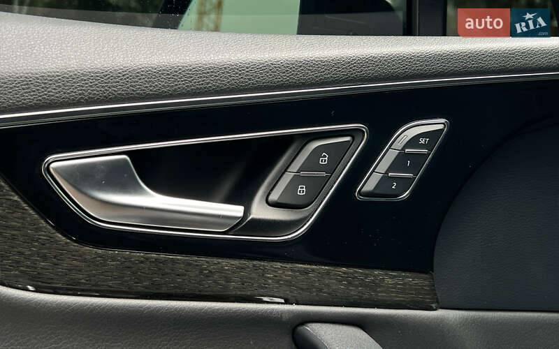 Позашляховик / Кросовер Audi Q7 2016 в Львові