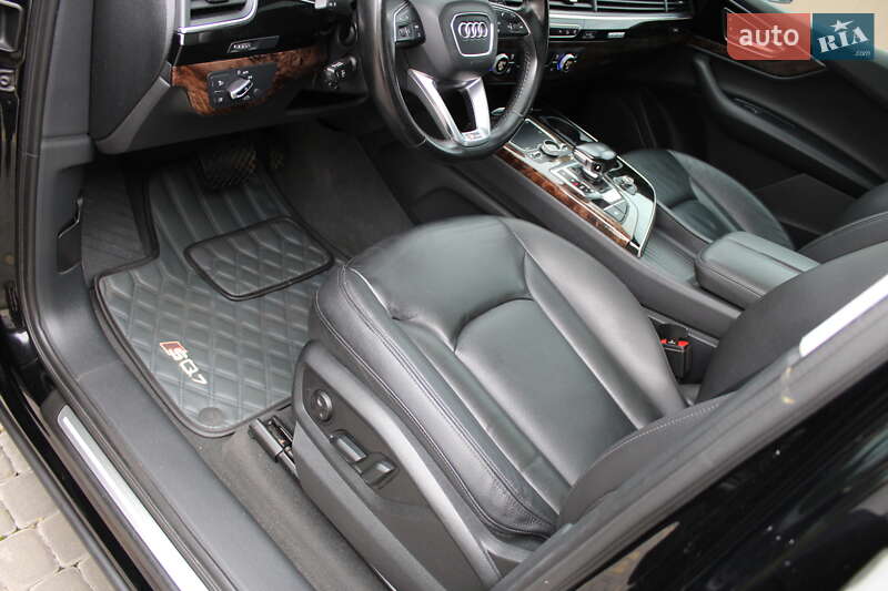 Внедорожник / Кроссовер Audi Q7 2018 в Ровно