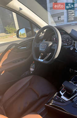 Позашляховик / Кросовер Audi Q7 2017 в 