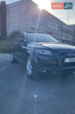 Позашляховик / Кросовер Audi Q7 2011 в 