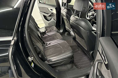 Позашляховик / Кросовер Audi Q7 2015 в 