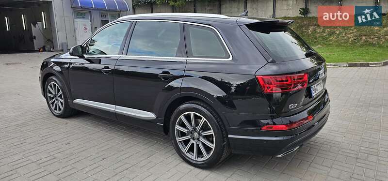 Позашляховик / Кросовер Audi Q7 2016 в Тернополі