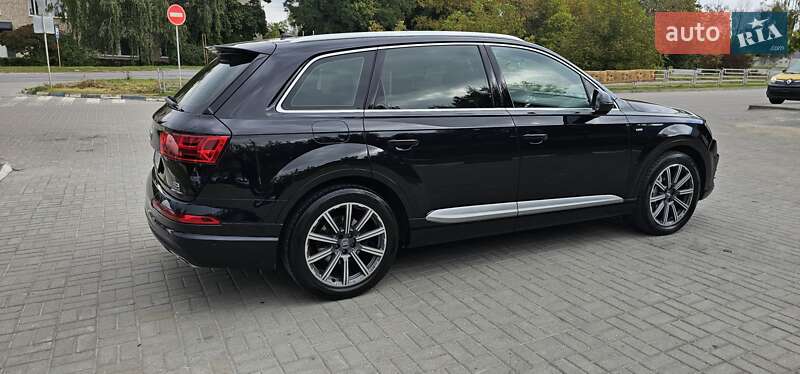 Позашляховик / Кросовер Audi Q7 2016 в Тернополі
