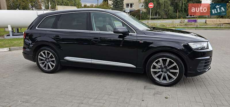 Позашляховик / Кросовер Audi Q7 2016 в Тернополі