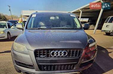 Внедорожник / Кроссовер Audi Q7 2015 в 