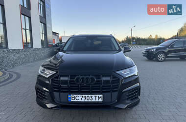 Позашляховик / Кросовер Audi Q7 2019 в 