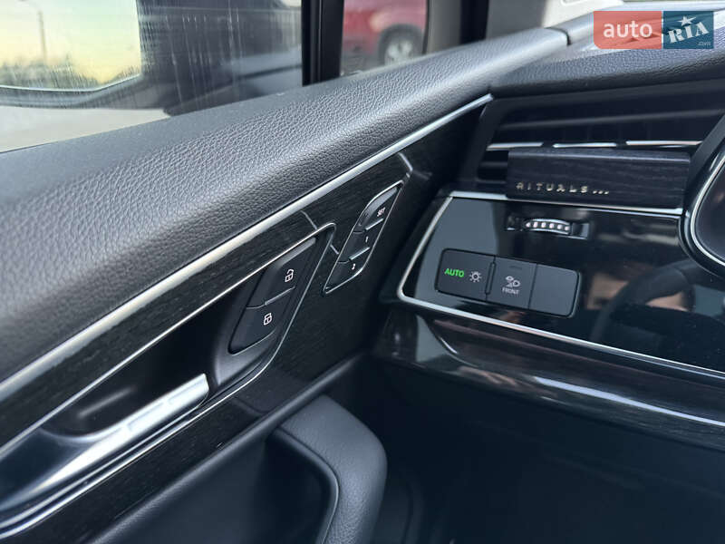 Позашляховик / Кросовер Audi Q7 2019 в Львові