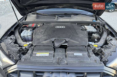 Позашляховик / Кросовер Audi Q7 2019 в 
