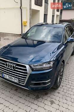 Позашляховик / Кросовер Audi Q7 2018 в 