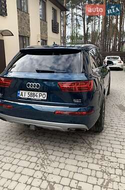 Позашляховик / Кросовер Audi Q7 2018 в 