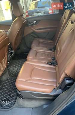 Позашляховик / Кросовер Audi Q7 2018 в 