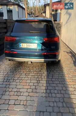 Позашляховик / Кросовер Audi Q7 2018 в 