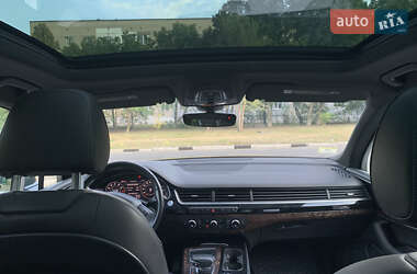 Внедорожник / Кроссовер Audi Q7 2016 в 