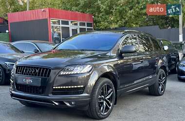 Позашляховик / Кросовер Audi Q7 2013 в 