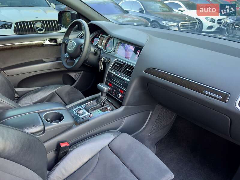 Внедорожник / Кроссовер Audi Q7 2013 в Киеве