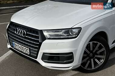 Внедорожник / Кроссовер Audi Q7 2017 в 