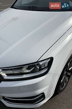Внедорожник / Кроссовер Audi Q7 2017 в 