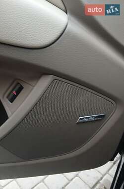 Позашляховик / Кросовер Audi Q7 2012 в 