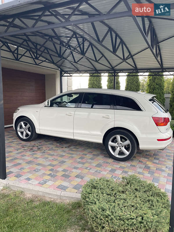 Позашляховик / Кросовер Audi Q7 2008 в 