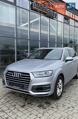 Позашляховик / Кросовер Audi Q7 2016 в 