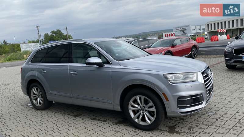 Позашляховик / Кросовер Audi Q7 2016 в Ужгороді