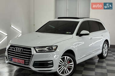 Позашляховик / Кросовер Audi Q7 2018 в 