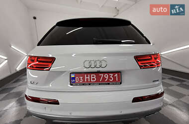 Позашляховик / Кросовер Audi Q7 2018 в 