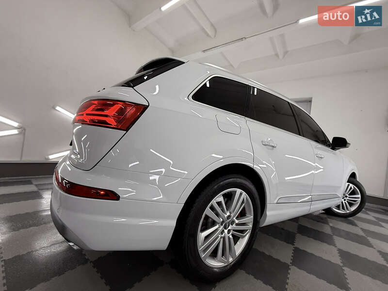 Позашляховик / Кросовер Audi Q7 2018 в Трускавці