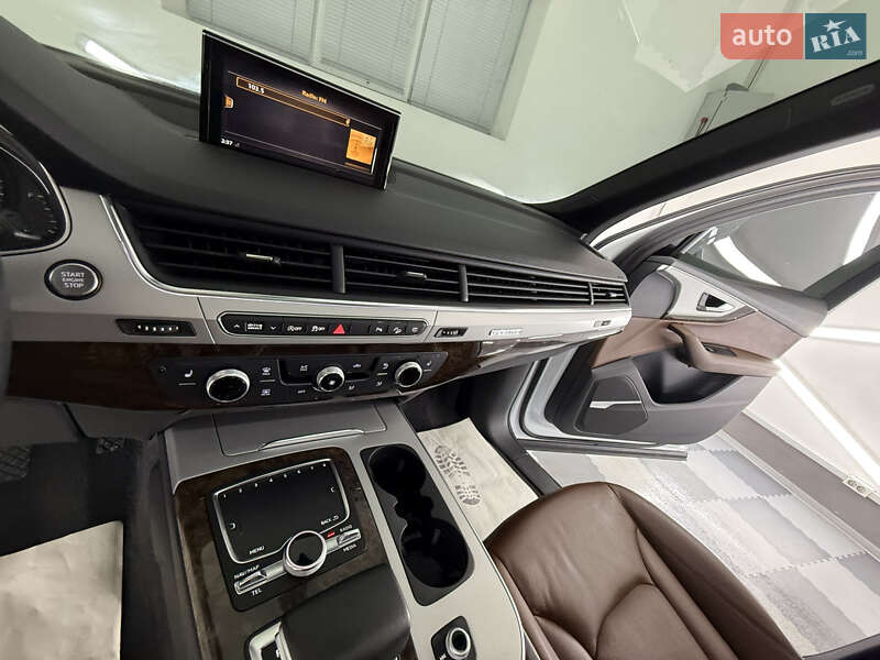 Позашляховик / Кросовер Audi Q7 2018 в Трускавці
