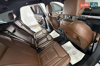 Позашляховик / Кросовер Audi Q7 2018 в 