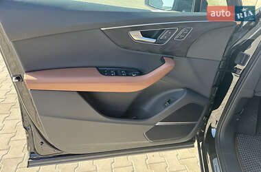 Позашляховик / Кросовер Audi Q7 2023 в 