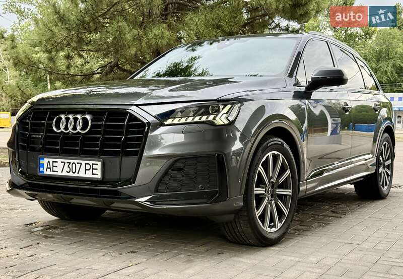 Позашляховик / Кросовер Audi Q7 2021 в Дніпрі